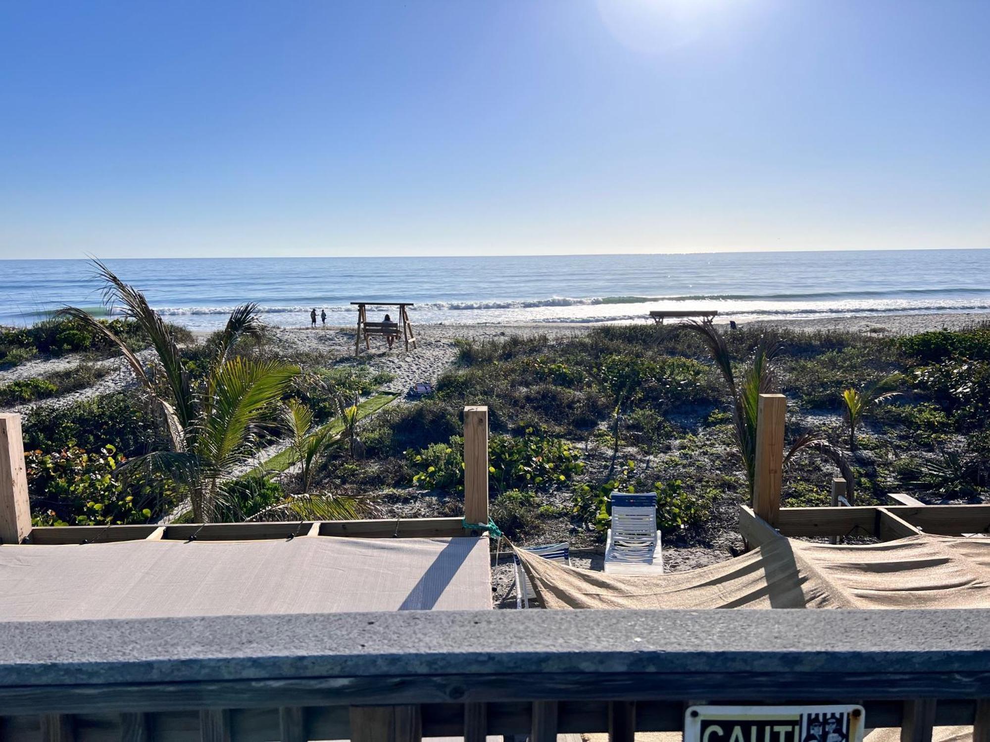 Anthony'S On The Beach Cocoa Beach Exteriör bild